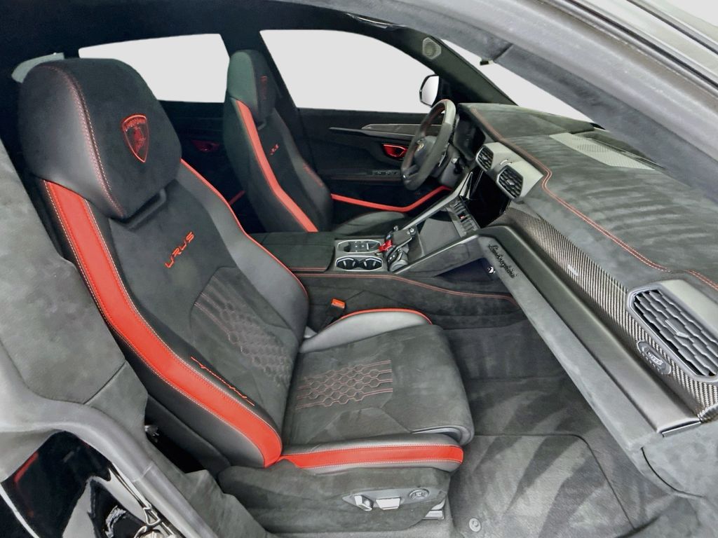 Thumbnail: 2023 Lamborghini Urus - 19