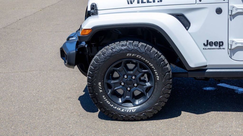 Used 2023 Jeep Gladiator Willys 4D Crew Cab