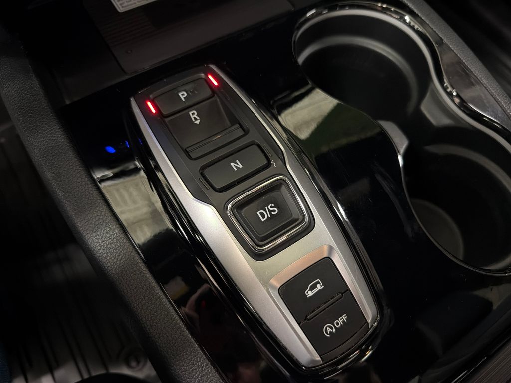 Used 2022  Honda Black Edition image 25