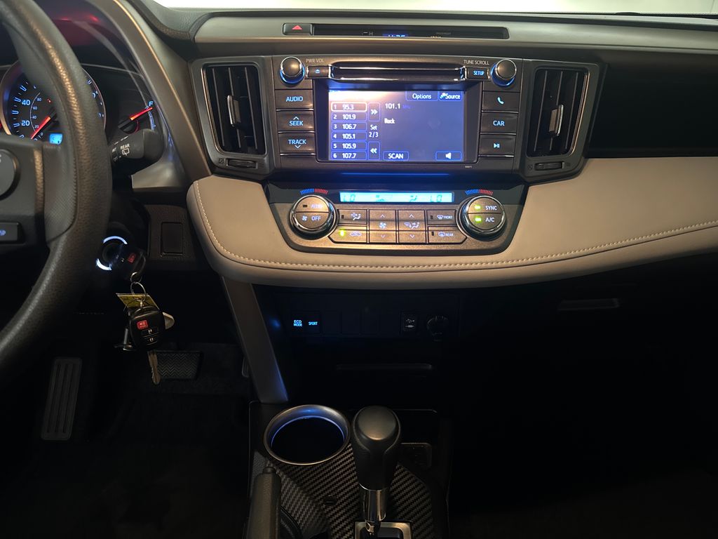 Used 2013 Black Toyota XLE image 24