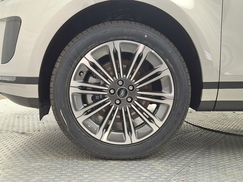 Thumbnail: 2026 Land Rover Range Rover Evoque - 5