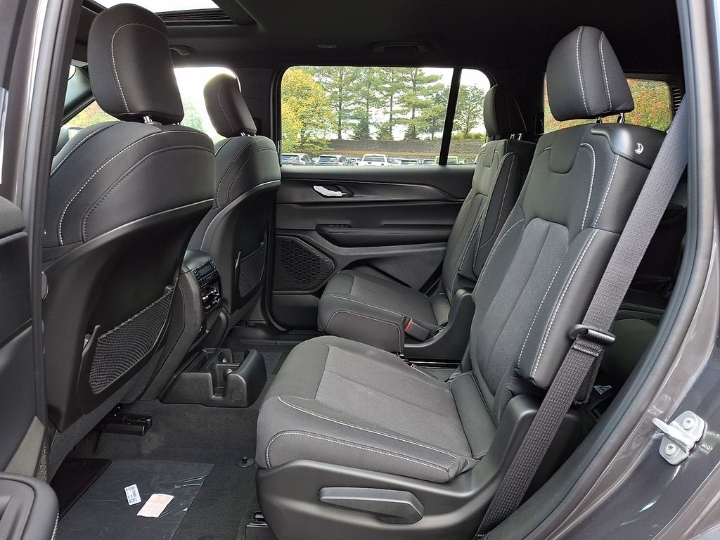 New 2025 Jeep Grand Cherokee L SUV