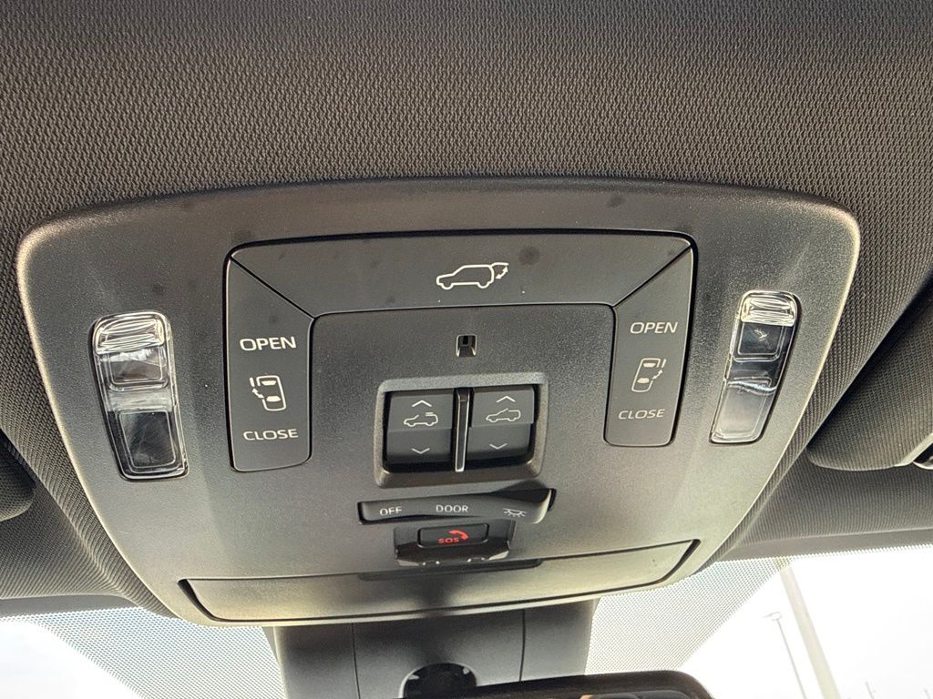 Used 2025 Toyota Sienna Van