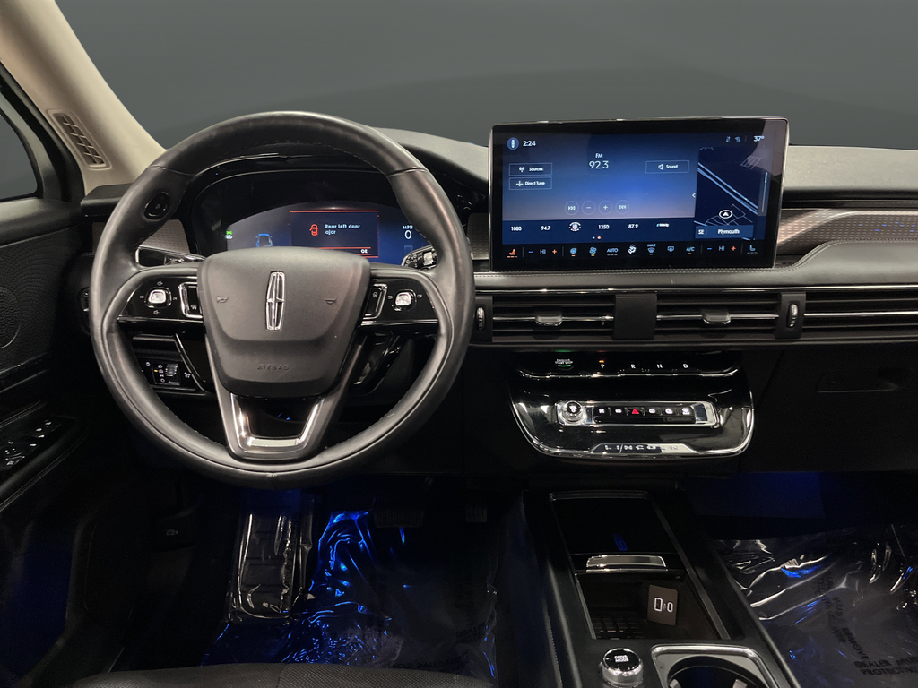 Used 2024 Silver Radiance Metallic Clearcoat Lincoln Grand Touring image 5