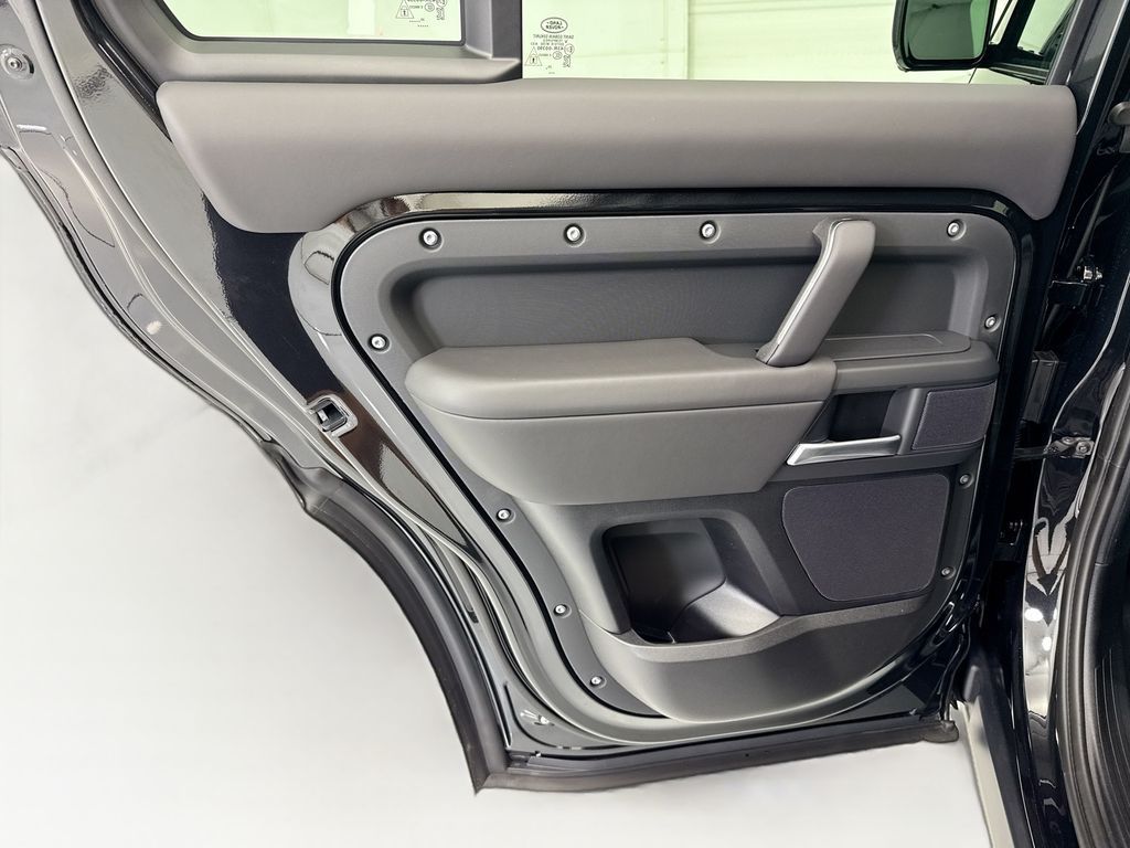 Thumbnail: 2026 Land Rover Defender - 25