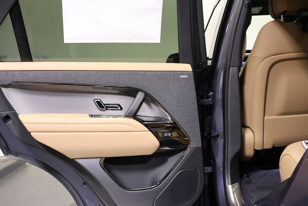 Thumbnail: 2026 Land Rover Range Rover Sport - 31