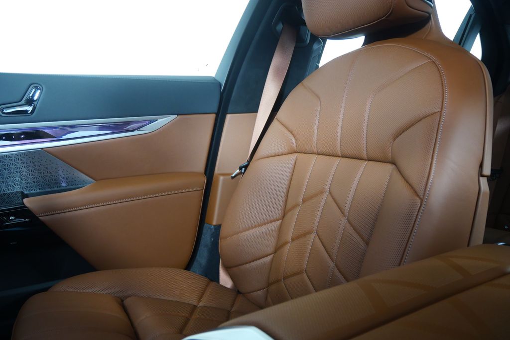 Thumbnail: 2026 BMW i7 - 25