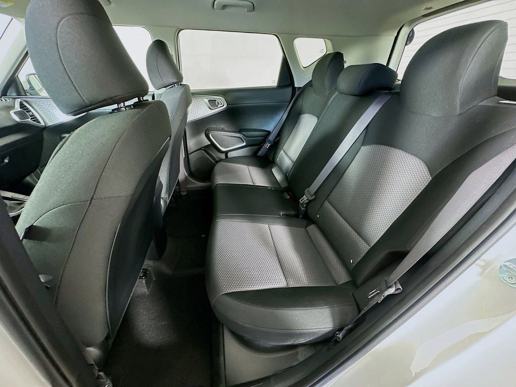 2025 Kia Soul LX - Photo 26