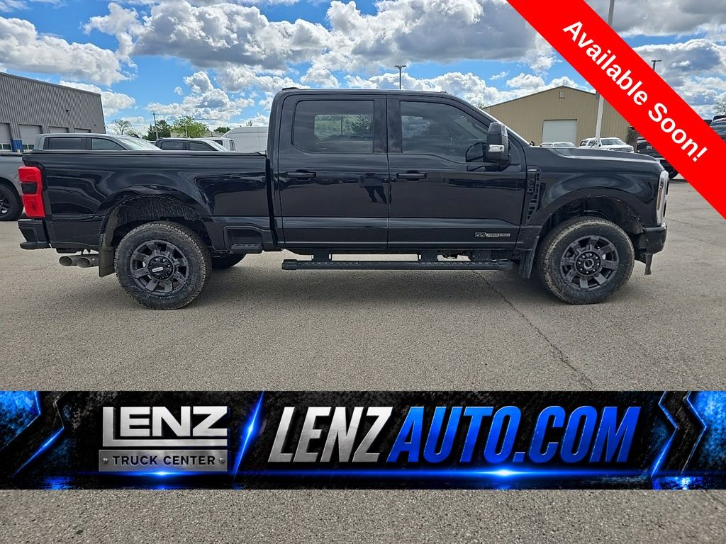 Agate Black Metallic 2025 Ford F-250 Super Duty Lariat Crew Cab 4WD Pickup Truck Four-Wheel Drive Automatic