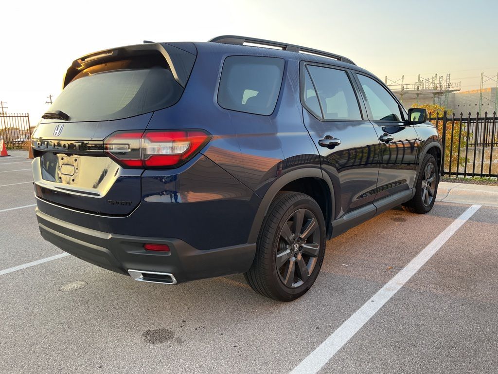 Thumbnail: 2023 Honda Pilot - 3