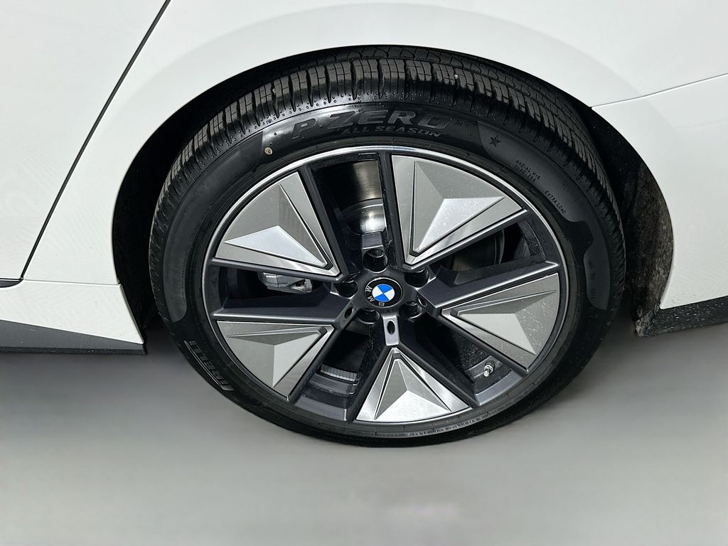 2025 BMW i4 eDrive40 23