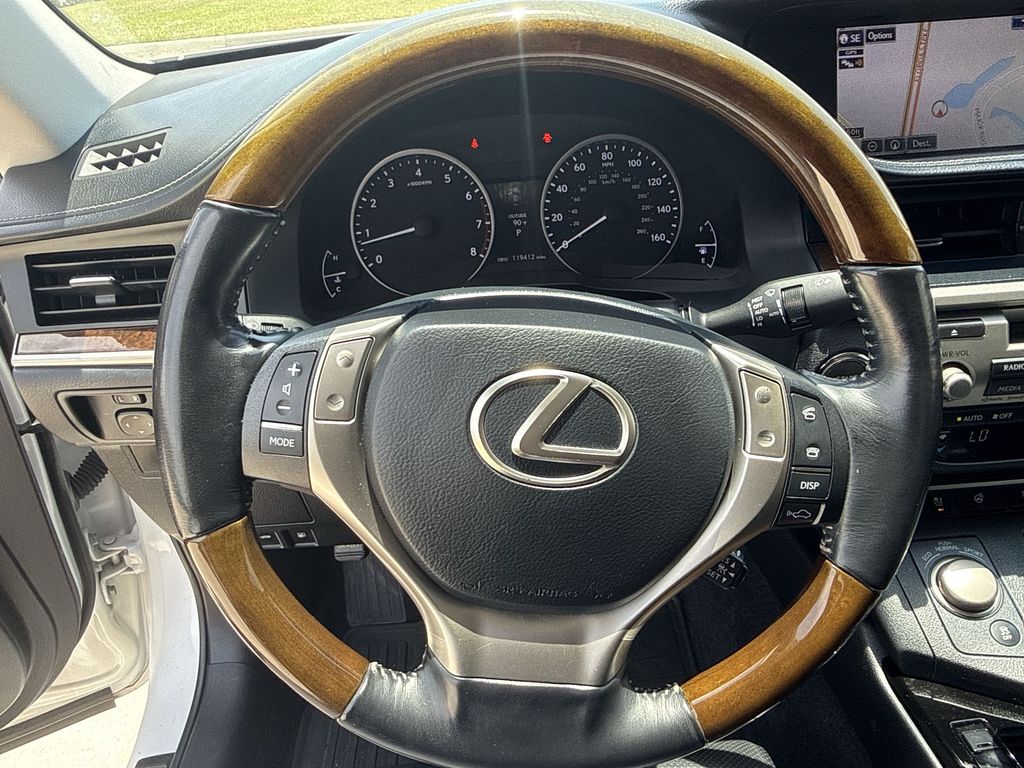 Thumbnail: 2015 Lexus ES - 21