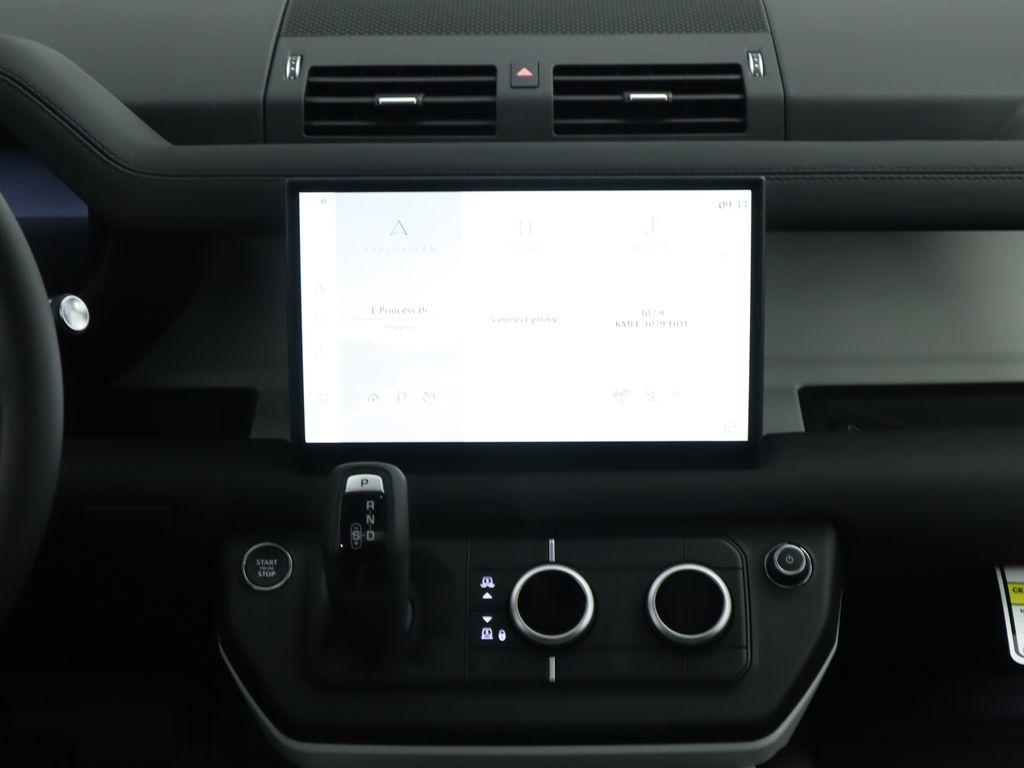 2025 Land Rover Defender 130 14