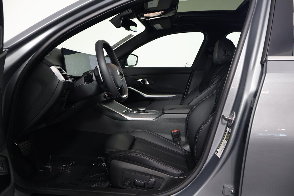 Thumbnail: 2025 BMW 3 Series - 10