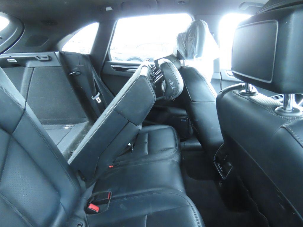 Thumbnail: 2019 Porsche Macan - 8