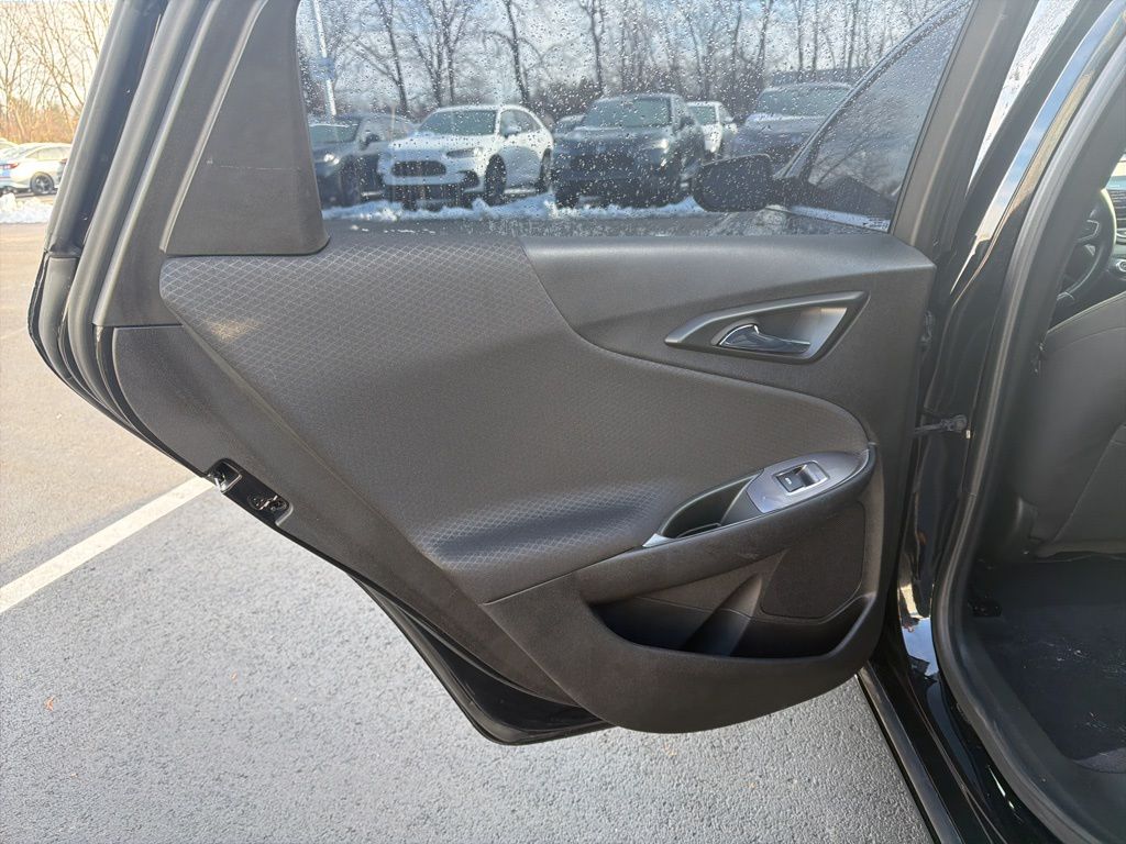 Thumbnail: 2022 Chevrolet Malibu - 20