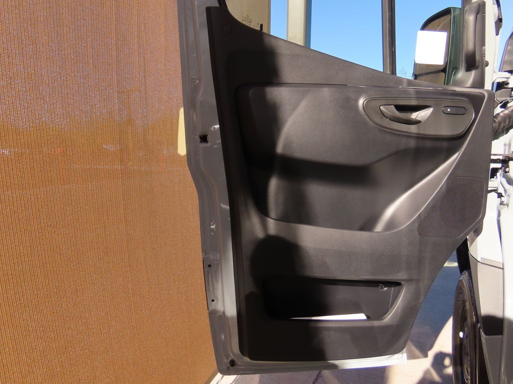 Thumbnail: 2025 Mercedes-Benz Sprinter - 22