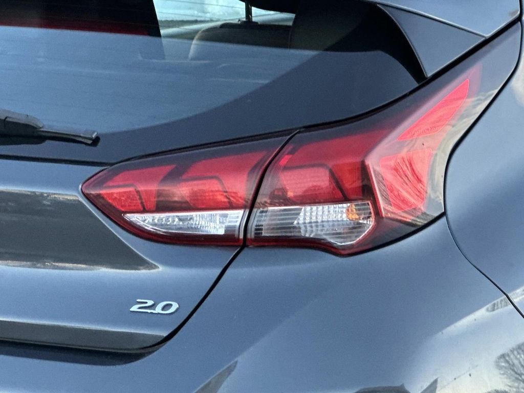 Thumbnail: 2020 Hyundai Veloster - 10