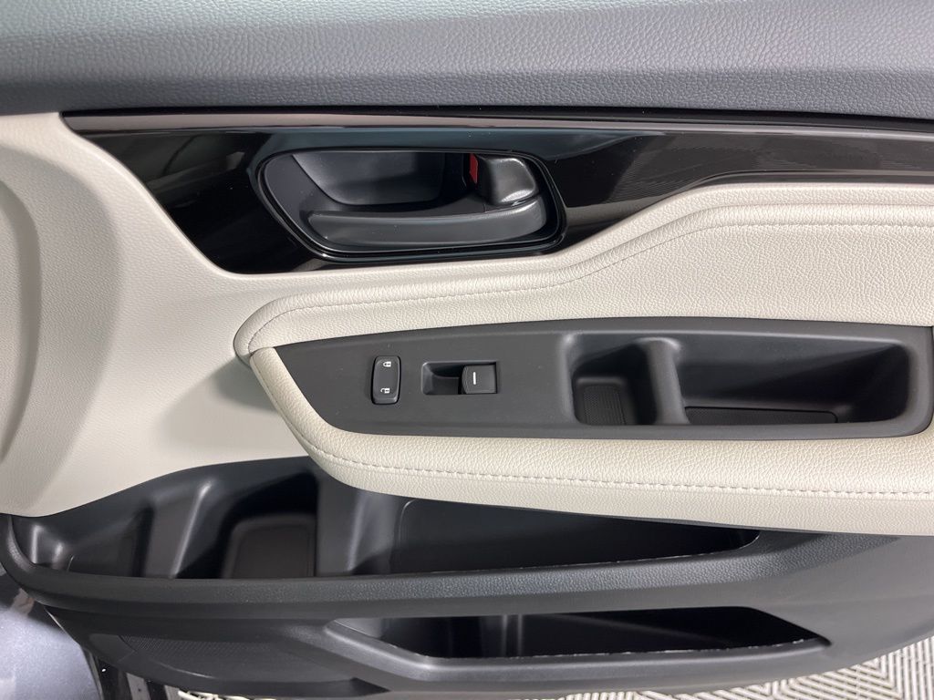 2025 Honda Odyssey Touring 26