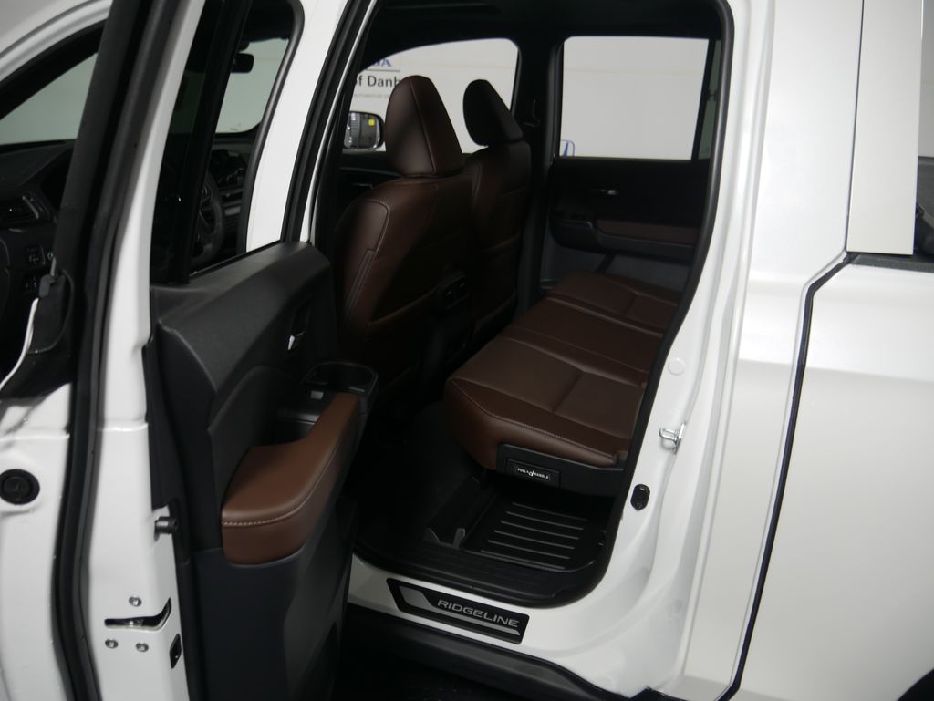 Thumbnail: 2025 Honda Ridgeline - 16