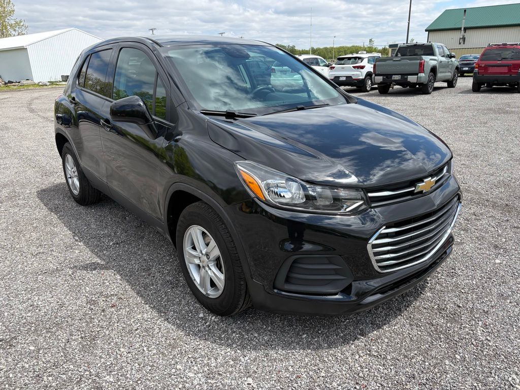 2021 Chevrolet Trax LS's photo