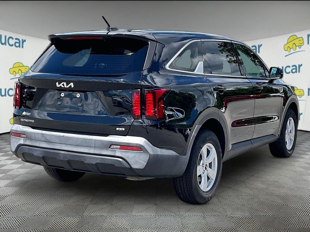 2023 Kia Sorento — photo 6
