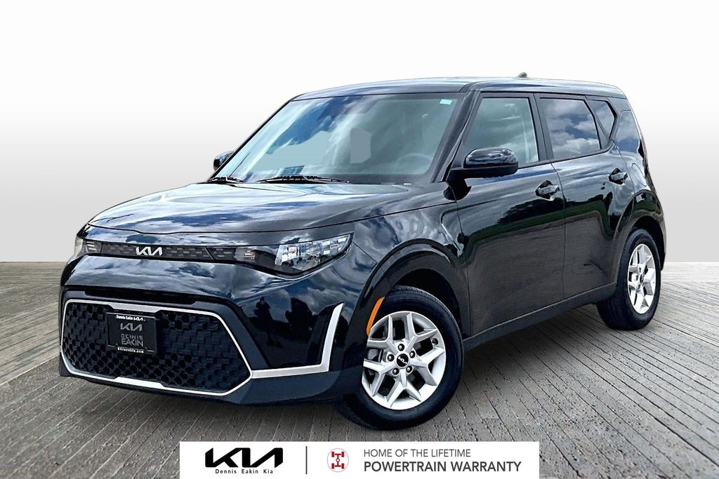Black 2025 Kia Soul Wagon  Continuously Variable Transmission