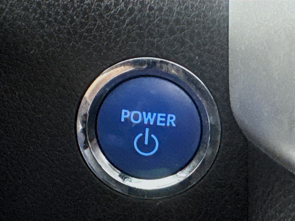 Used Car 2018 Toyota Highlander Hybrid  Limited For Sale Under $25,000 In Austin, Texas