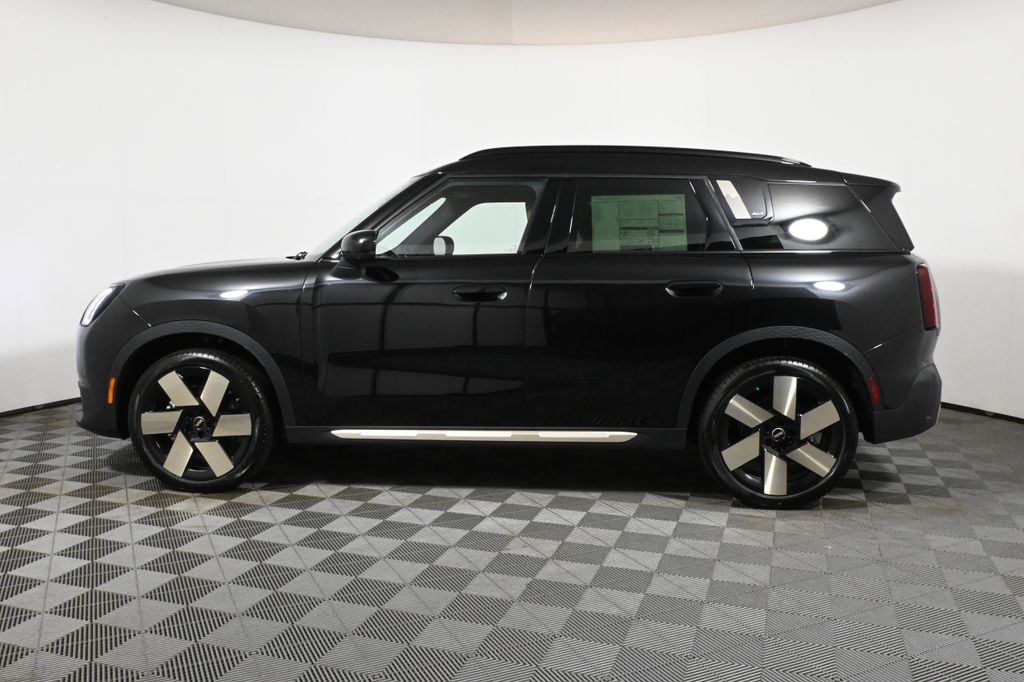 2025 MINI Cooper Countryman Base 2