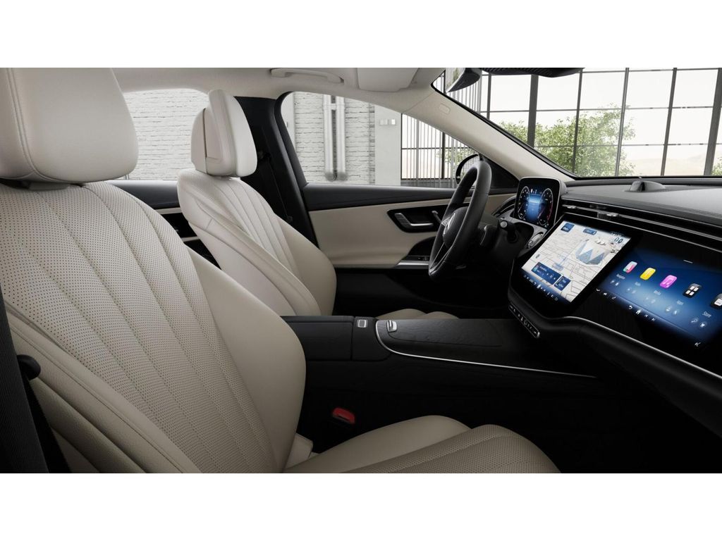 2026 Mercedes Benz E 4MATIC photo 4