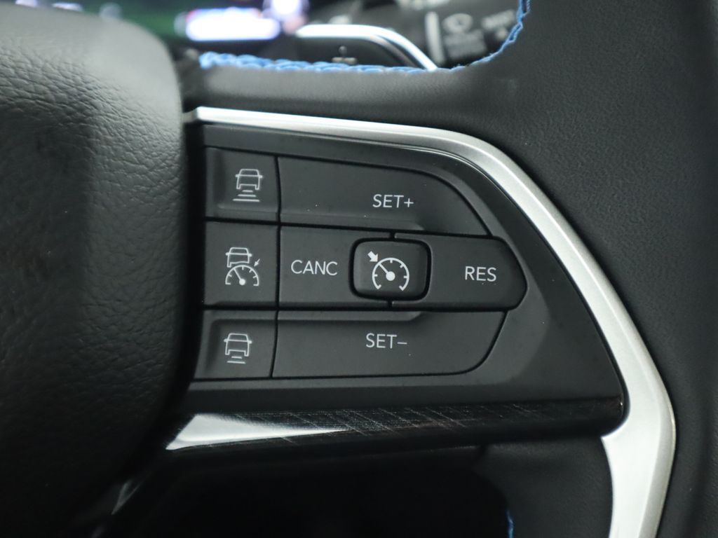 Thumbnail: 2022 Jeep Grand Cherokee - 12