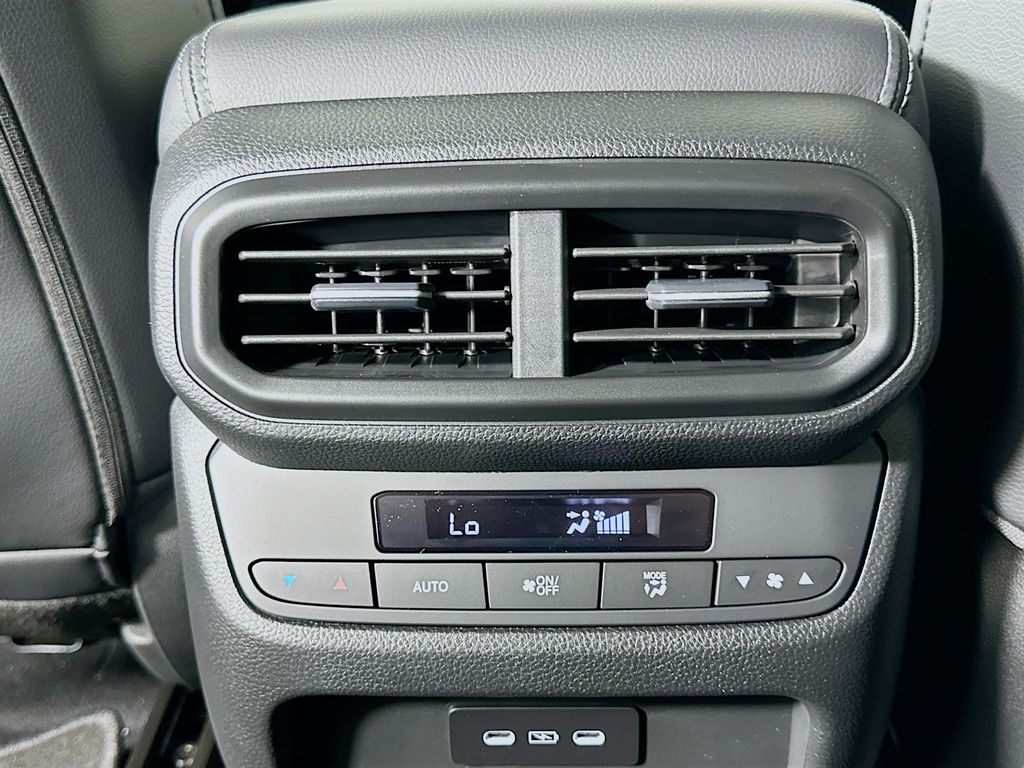 Thumbnail: 2025 Honda Pilot - 18