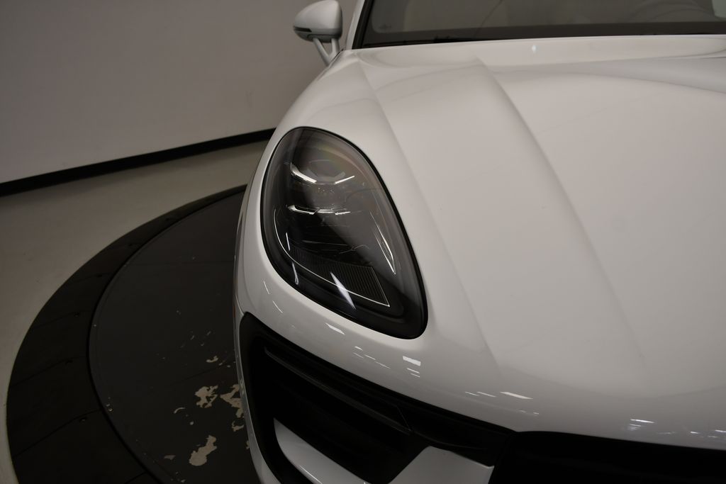 Thumbnail: 2022 Porsche Macan - 14