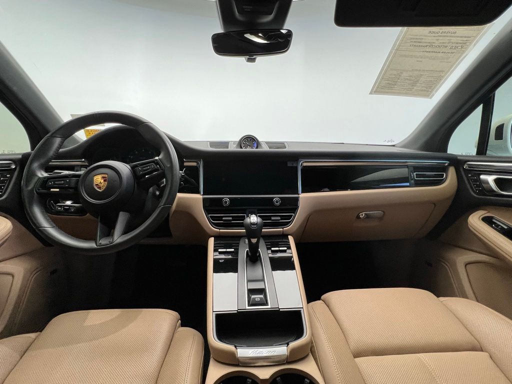 Thumbnail: 2023 Porsche Macan - 6