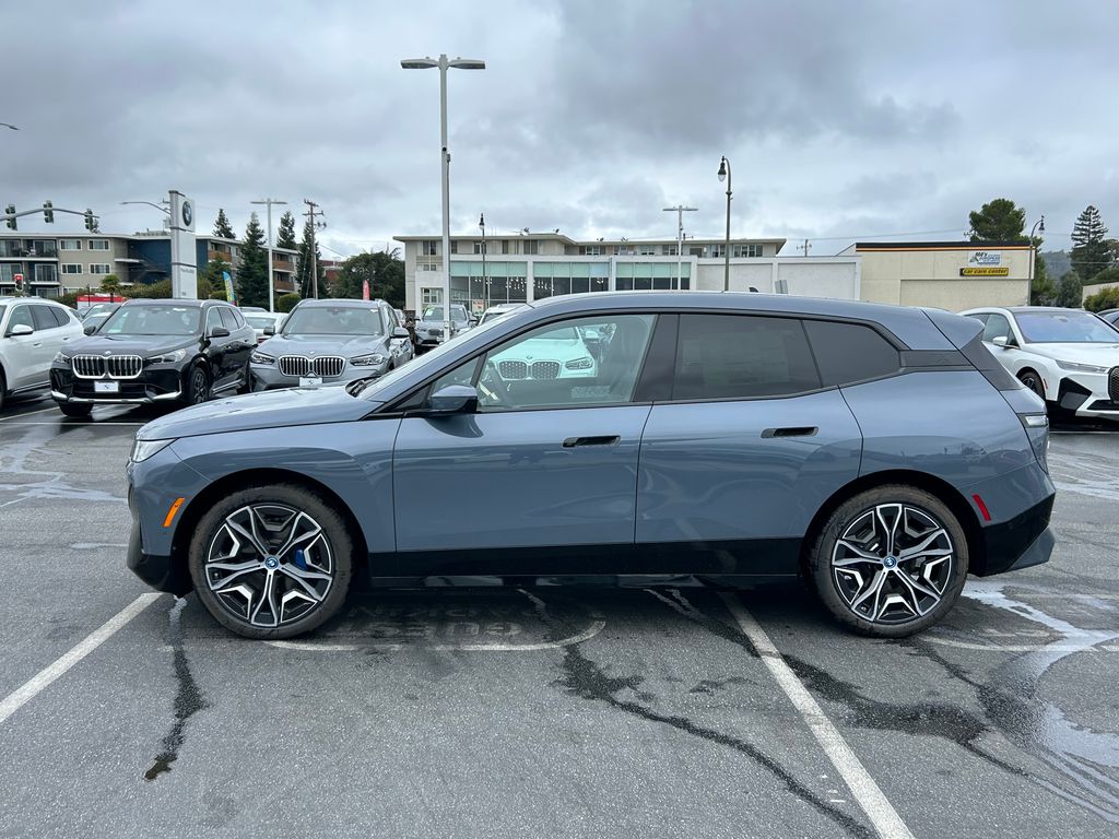 2025 BMW iX xDrive50 2