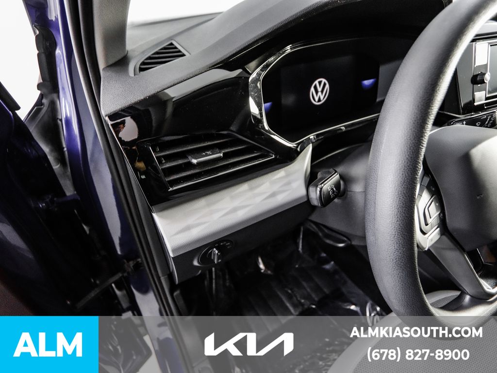 2022 Volkswagen Taos S photo 29