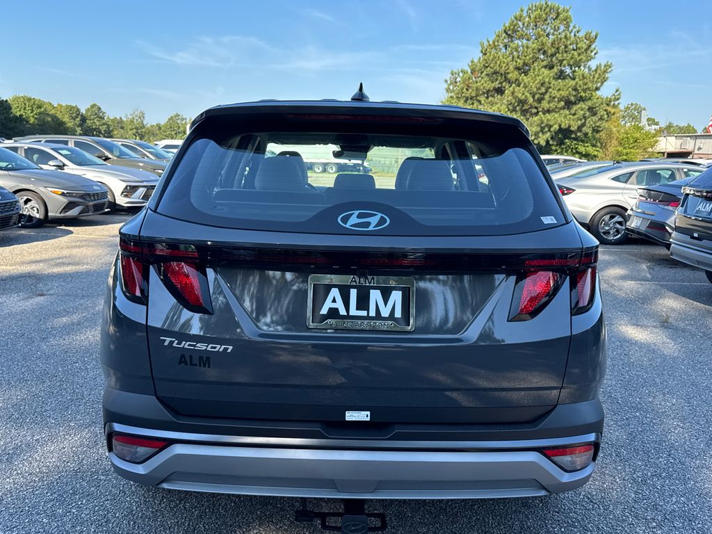 2026 Hyundai Tucson SE photo 2