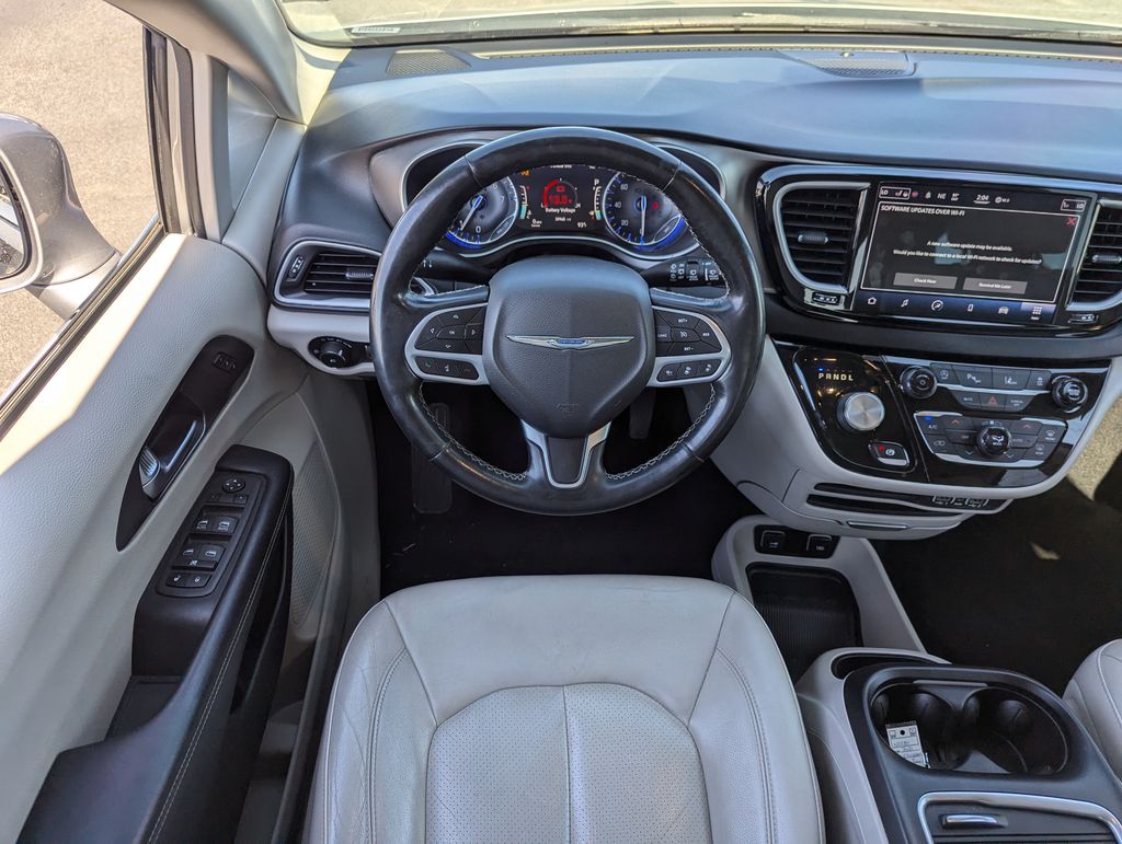 2021 Chrysler Pacifica Touring L 28