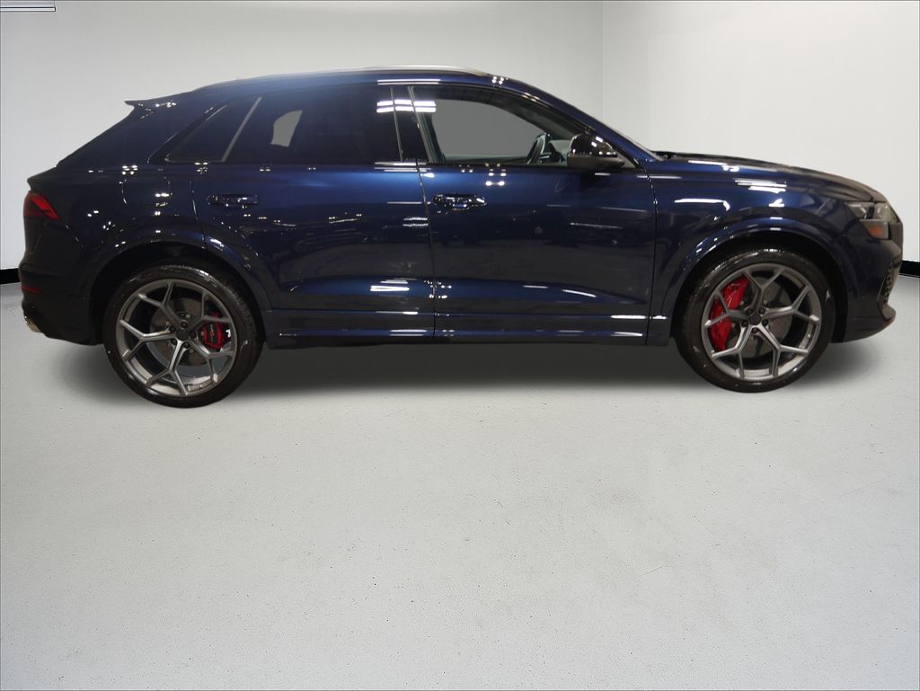 Thumbnail: 2026 Audi RS Q8 - 6