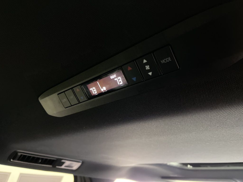 Thumbnail: 2025 Toyota Sienna - 18