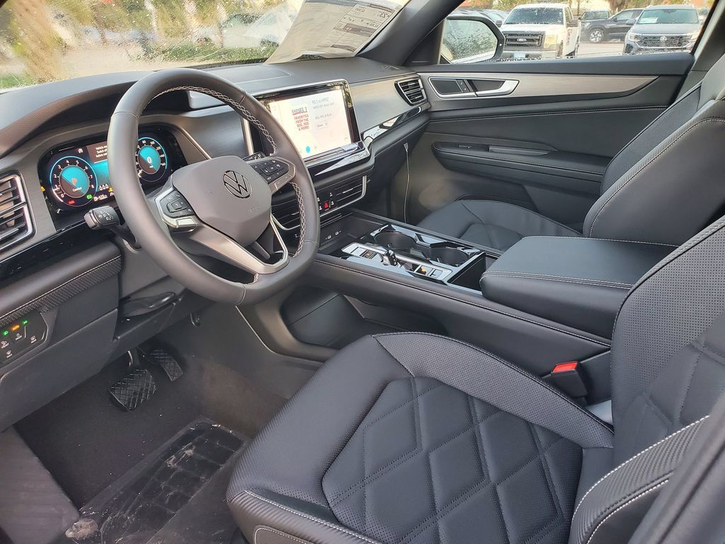New 2026 White Volkswagen 2.0T SE w/Technology image 6