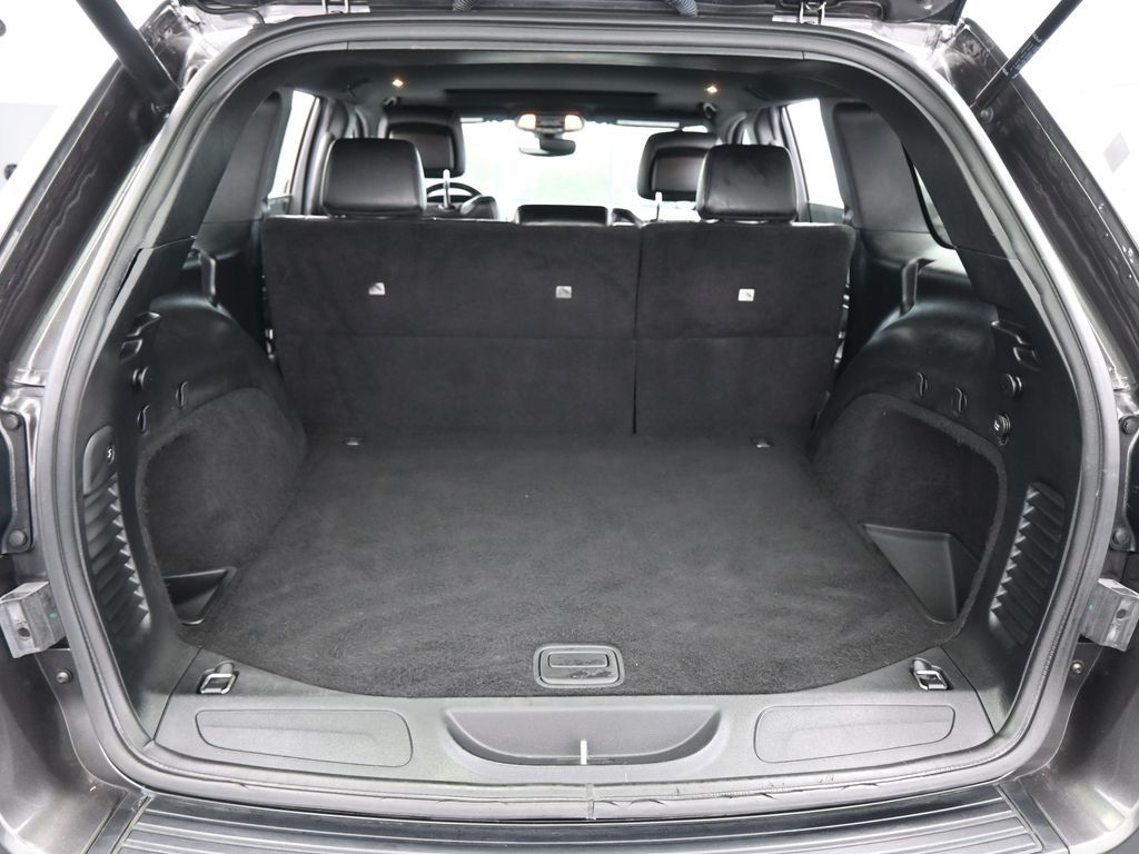 Used 2019 Granite Crystal Metallic Clearcoat Jeep Altitude image 29