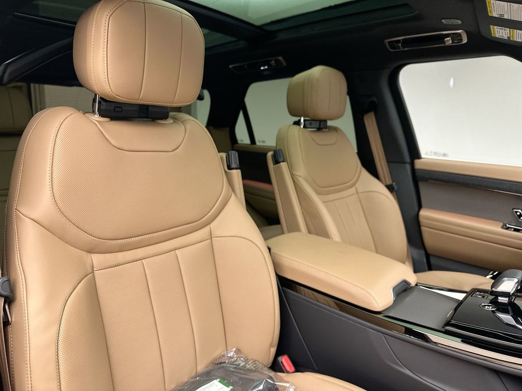 Thumbnail: 2026 Land Rover Range Rover Sport - 6