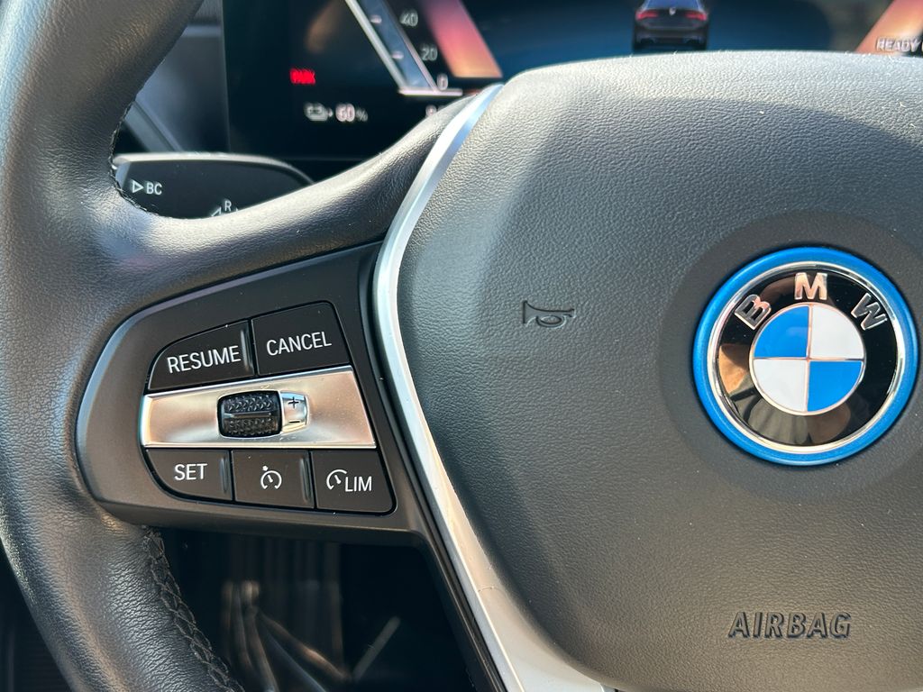 Thumbnail: 2023 BMW i4 - 19