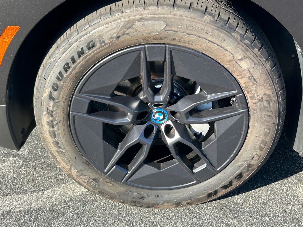 Thumbnail: 2024 BMW iX - 9
