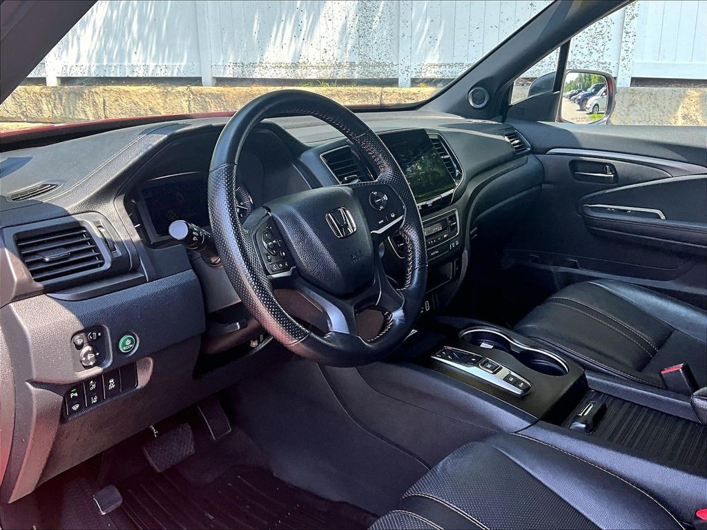 2023 Honda Passport — photo 8
