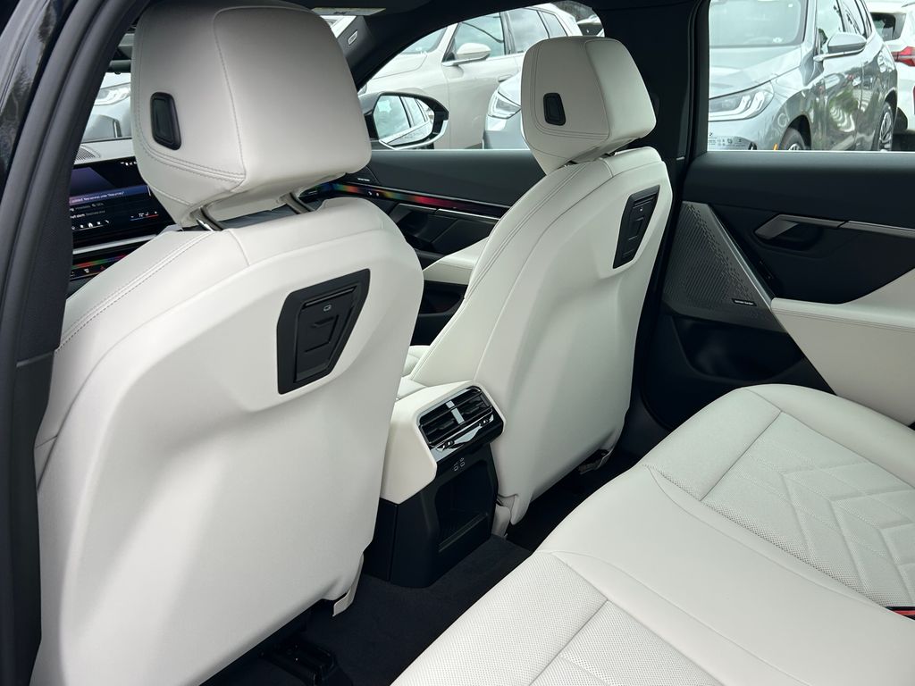 Thumbnail: 2026 BMW i5 - 31