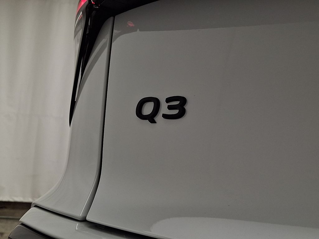 Thumbnail: 2026 Audi Q3 - 20