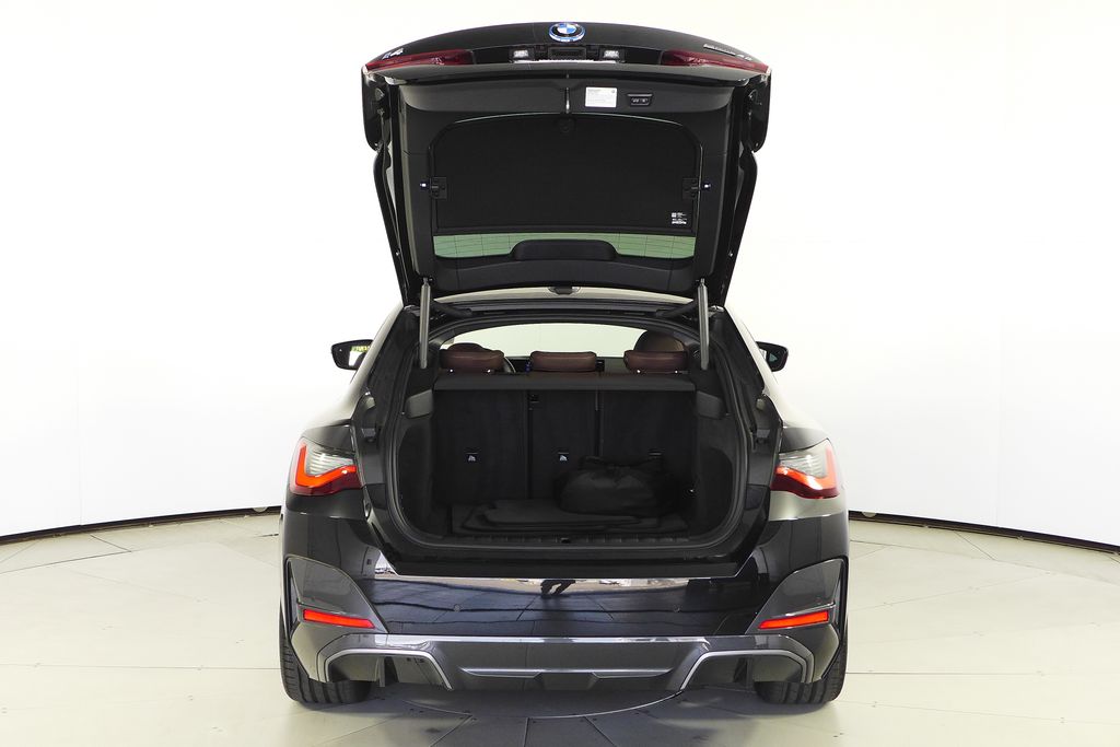 Thumbnail: 2023 BMW i4 - 10