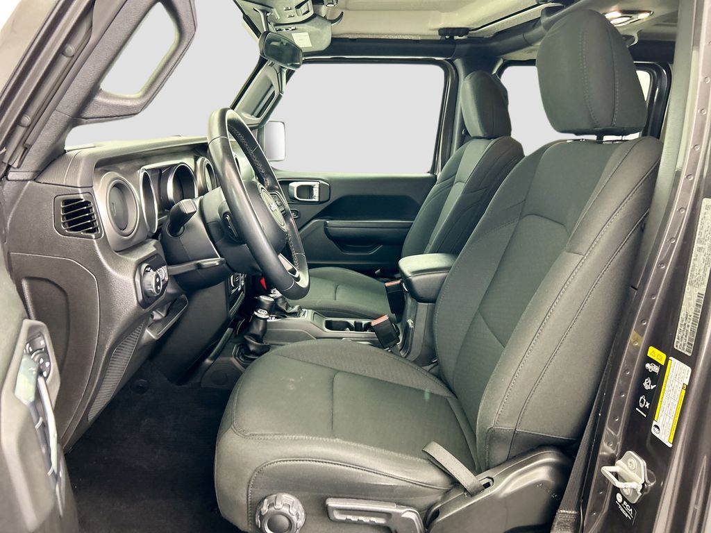 Thumbnail: 2022 Jeep Gladiator - 17